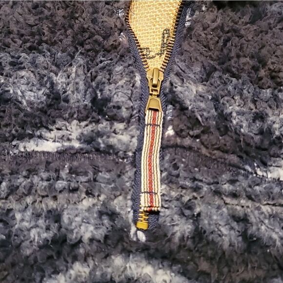 Alpine Sherpa Half Zip Pullover Size Small - Picture 2 of 5